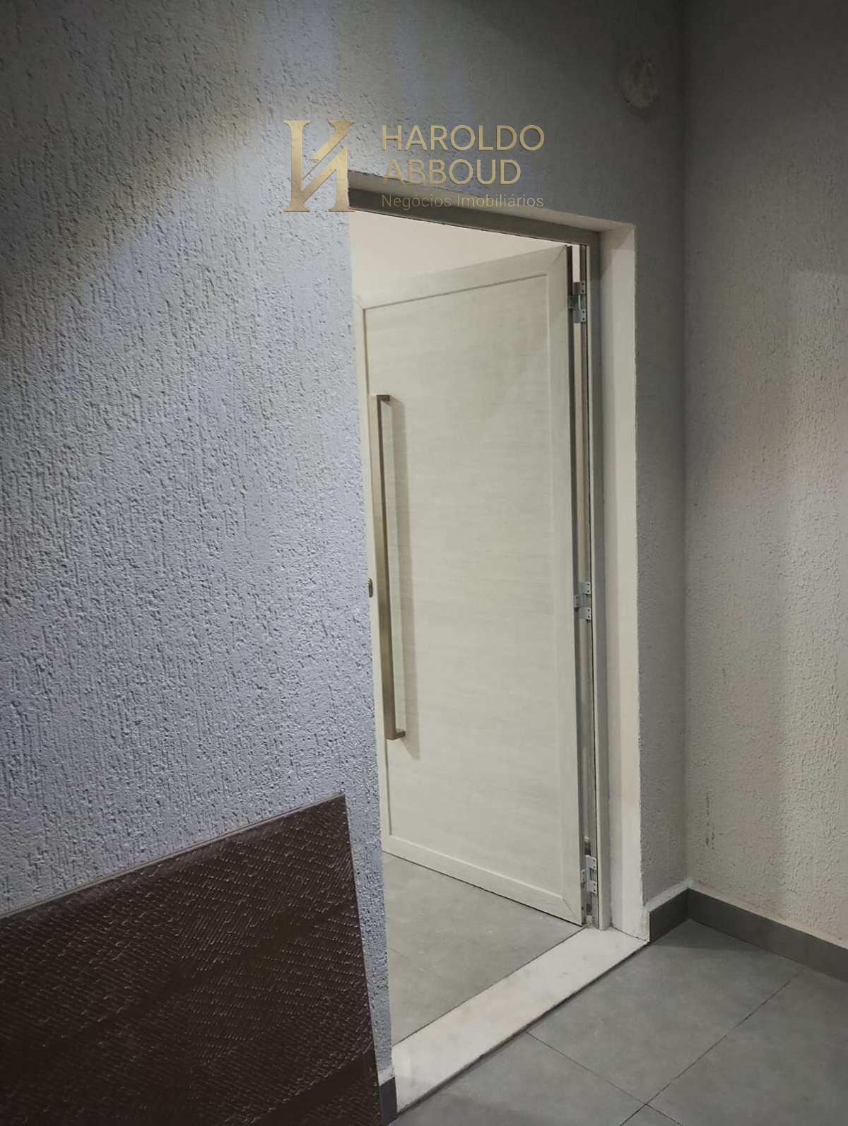  - Casa à venda em Taubaté, Barreiro, com 3 quartos, 200m²