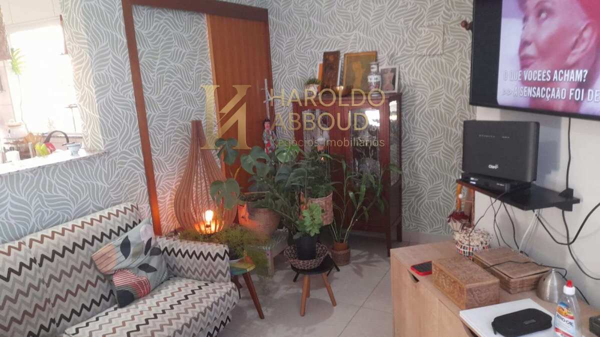  - Casa à venda em Taubaté, Jardim Continental, com 2 quartos, 80m²