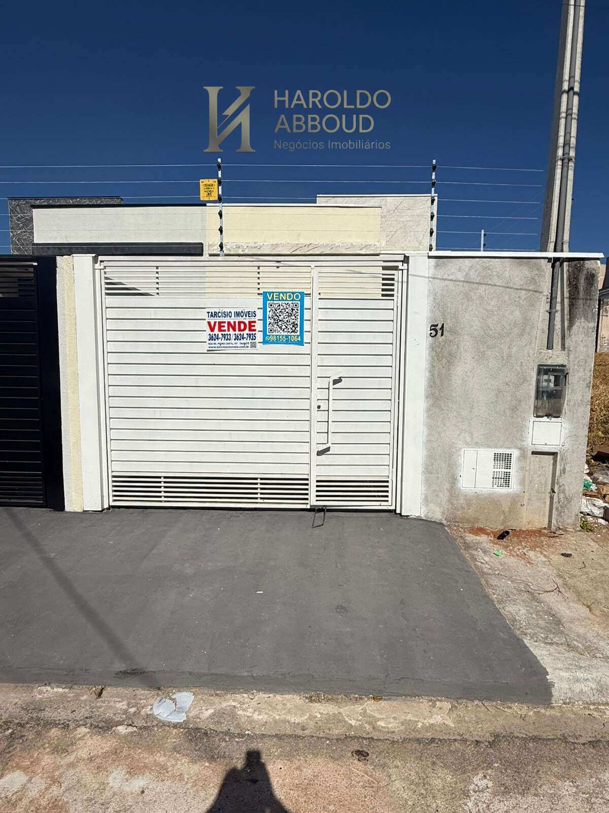 Casa à venda em Taubaté, Jardim Continental II, com 2 quartos sendo uma suíte, 82m²  de área construida - Haroldo Abboud Negócios Imobiliários