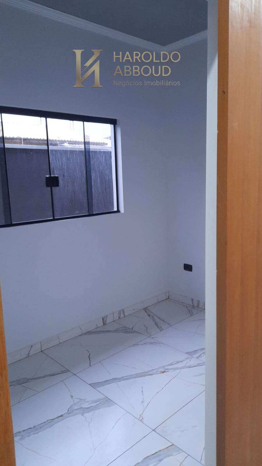  - Casa à venda em Taubaté, Jardim do Lago, com 3 quartos, 84m²
