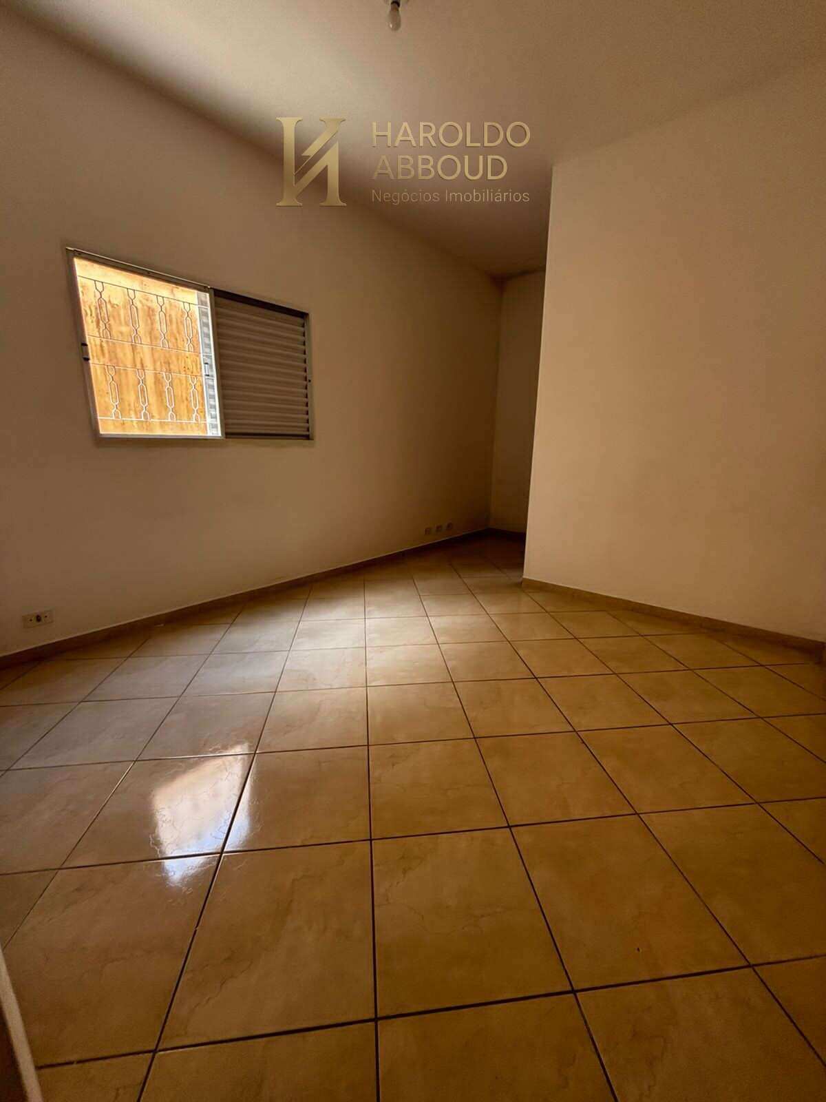  - Casa à venda em Taubaté, Morada dos Nobres, com 2 quartos sendo 1 suíte, 70m² de área construída