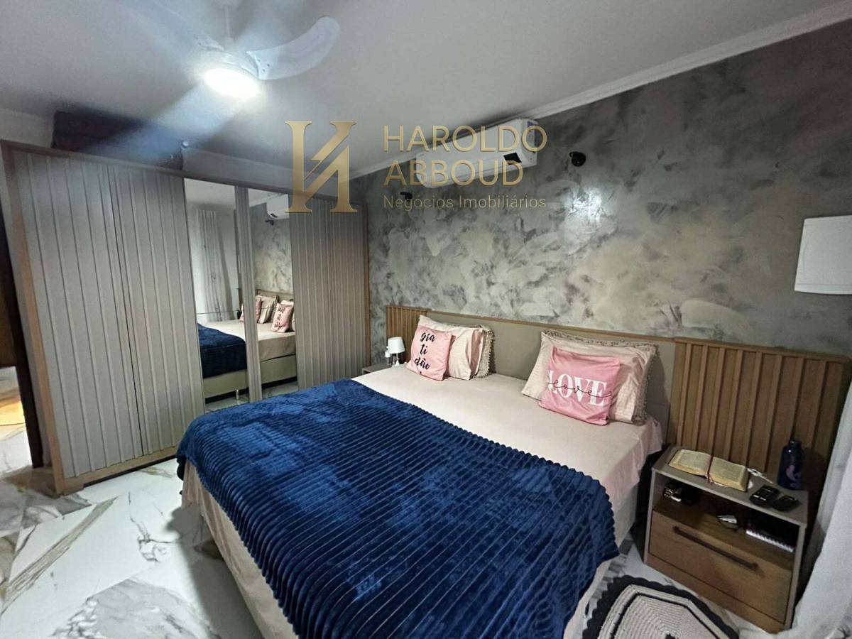  - Casa à venda em Taubaté, Parque Urupês, com 3 quartos, 170m²
