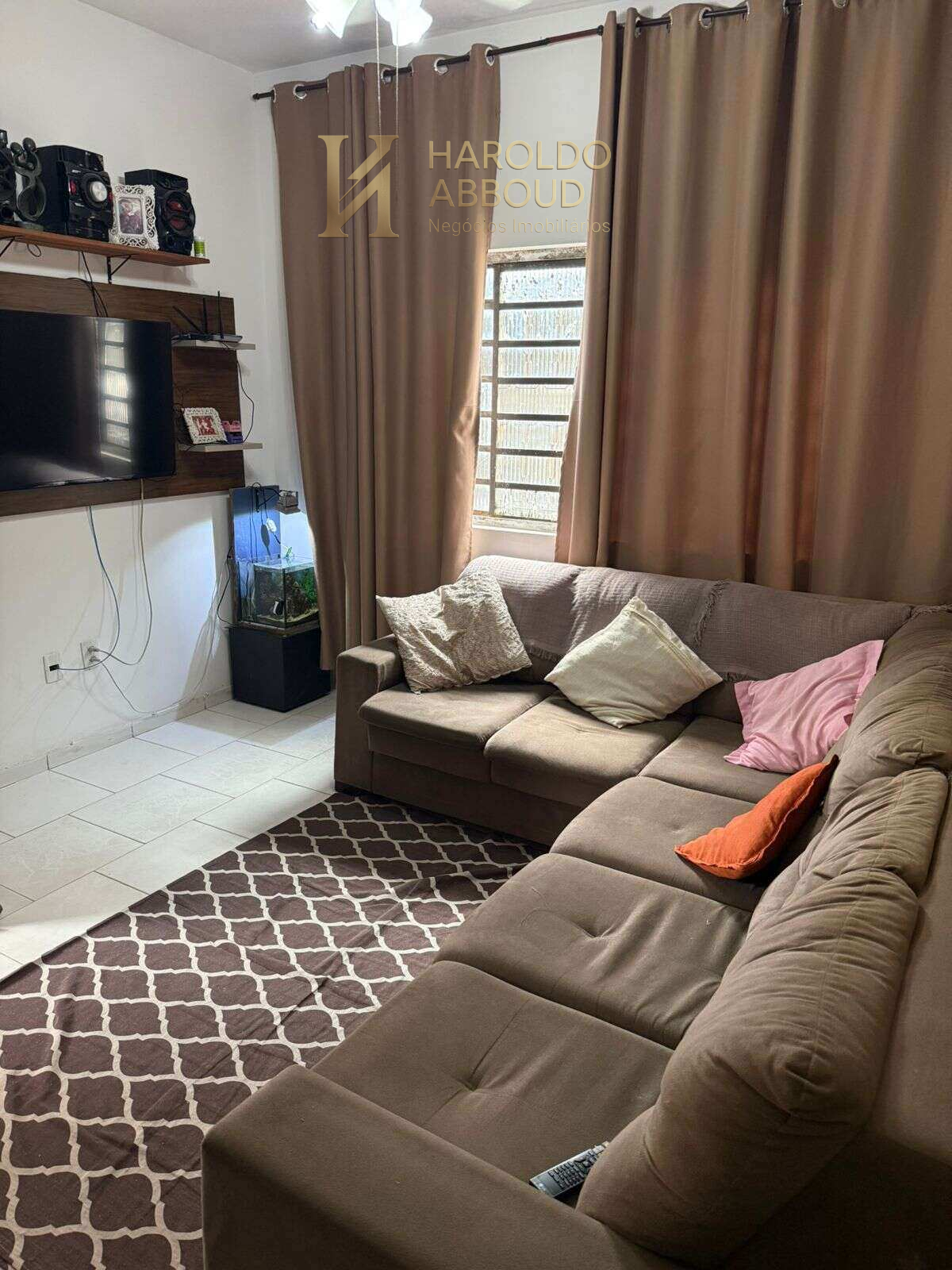 Casa à venda com 4 quartos - Residencial Estoril,Taubaté