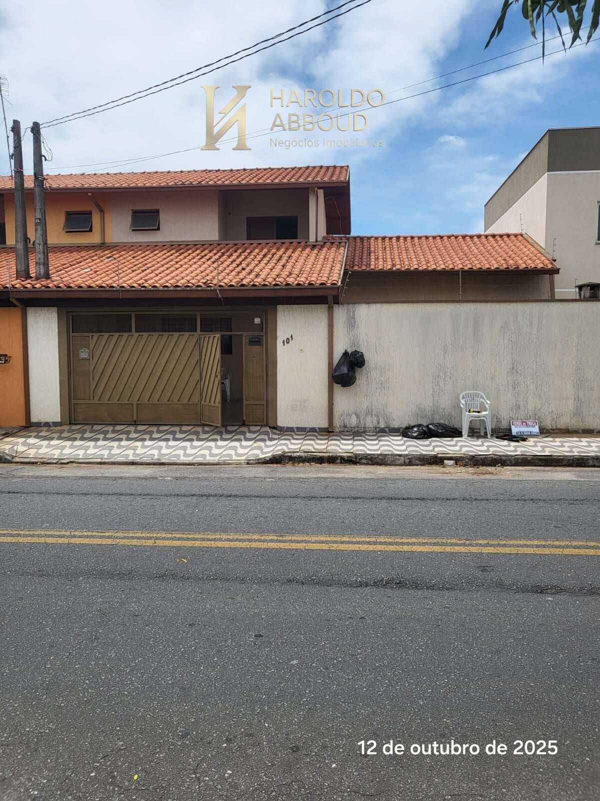  - Casa à venda em Taubaté, Residencial Novo Horizonte, com 3 quartos, 95m²