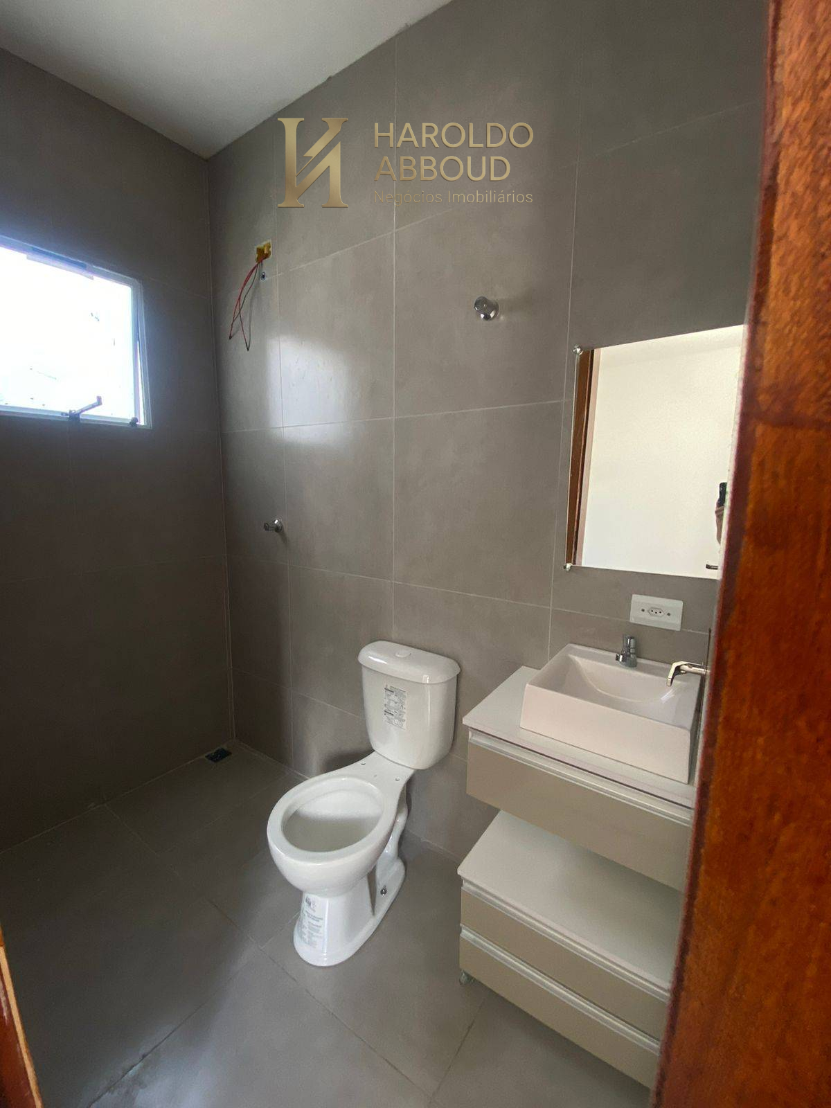  - Casa à venda em Taubaté, Residencial Santa Isabel, com 2 quartos, 90,49 m²m²