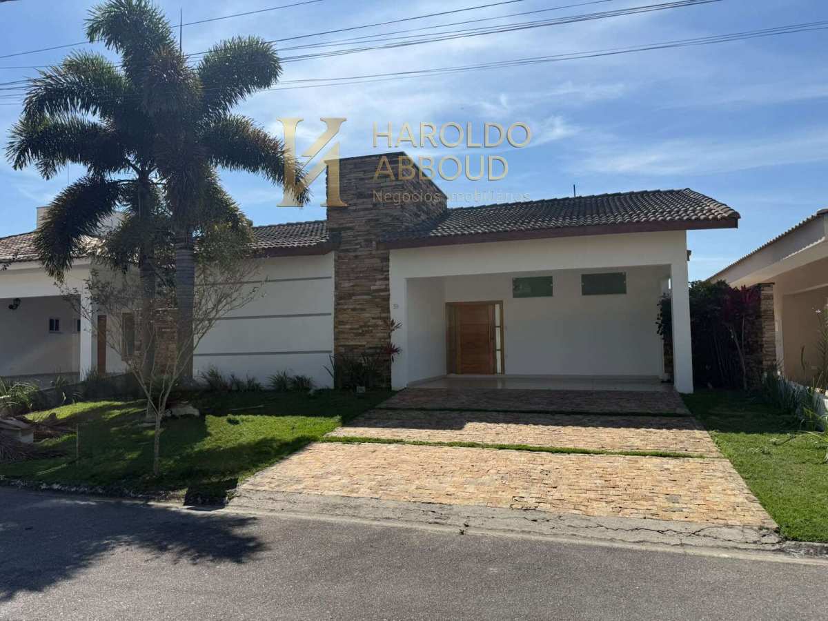  - Casa à venda em Pindamonhangaba, Condominio Residencial Real Ville, com 3 quartos sendo 2 suítes, 208m² de área construída