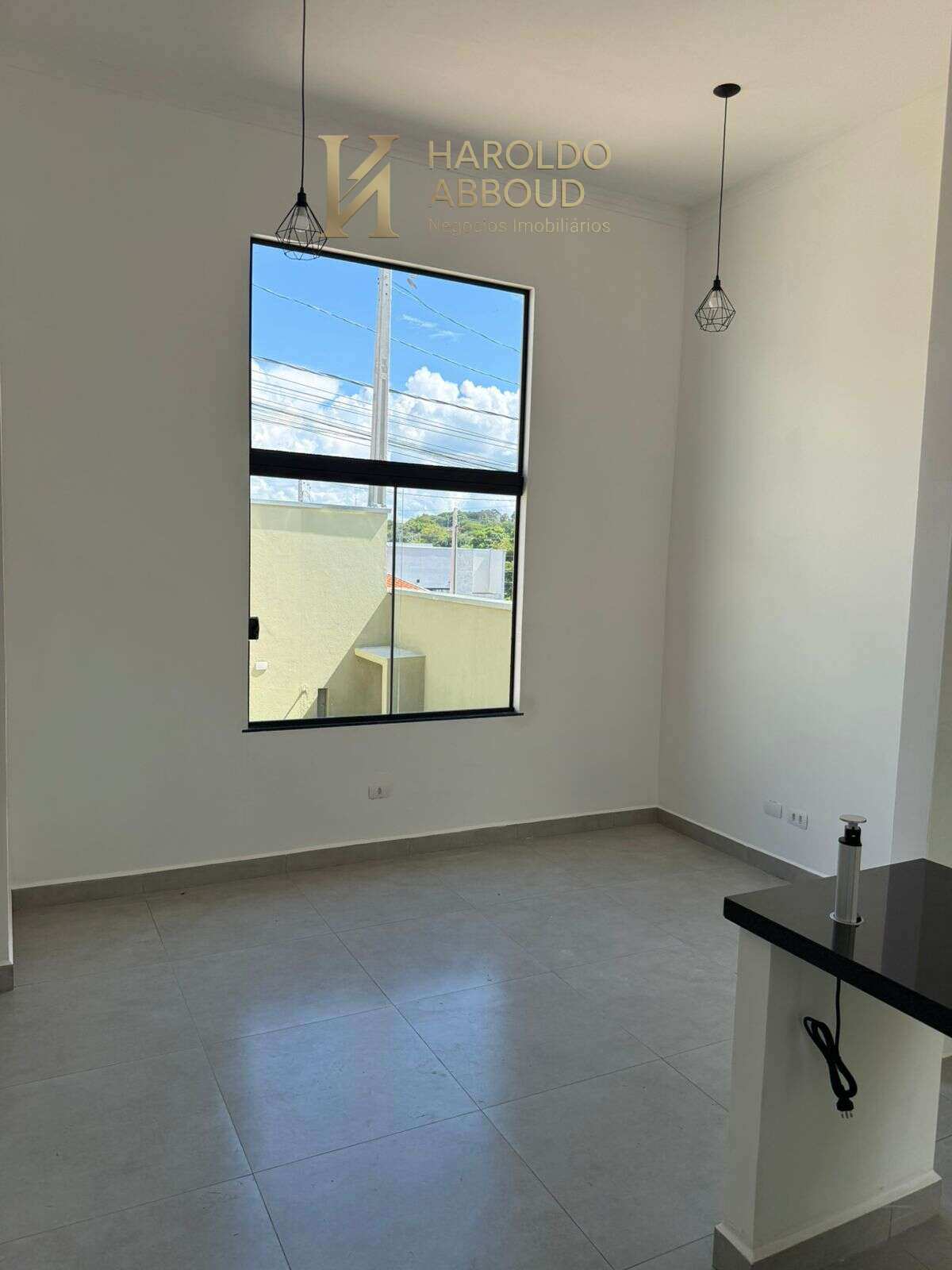  - Casa no Jardim Continental com 3 dormitórios sendo uma suíte - acabamento superior