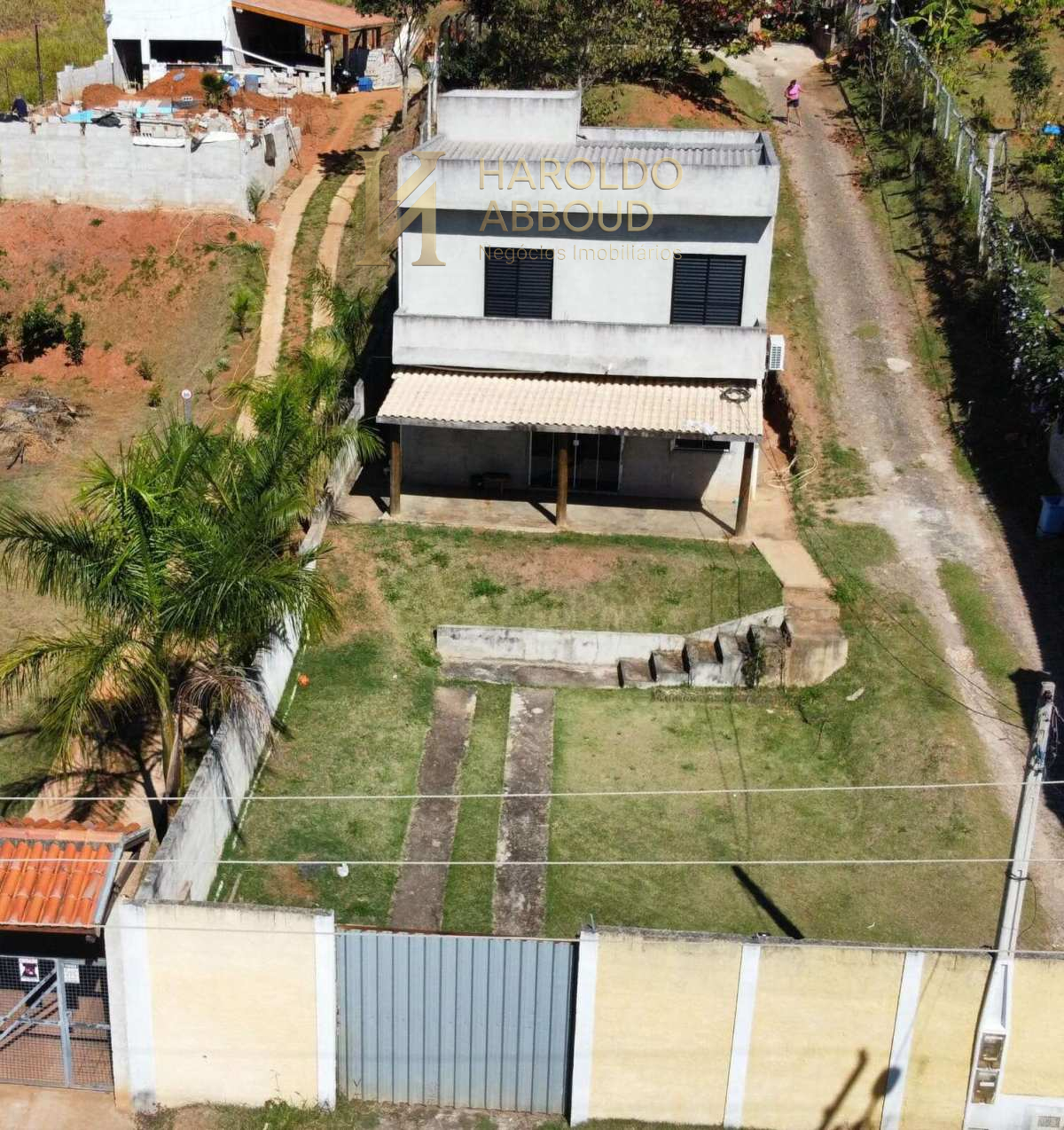Chácara à venda com 5 quartos, 306m² - Loteamento Chácaras Ingrid,Taubaté