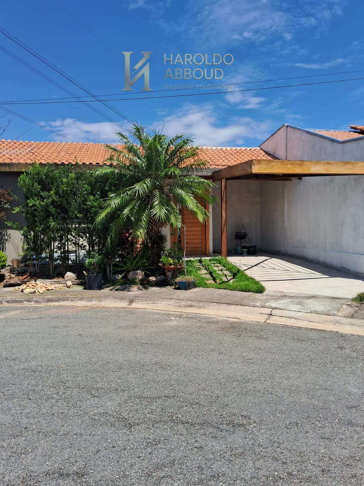 Casa de condomínio para venda ou locação com 2 quartos - Barreiro,Taubaté