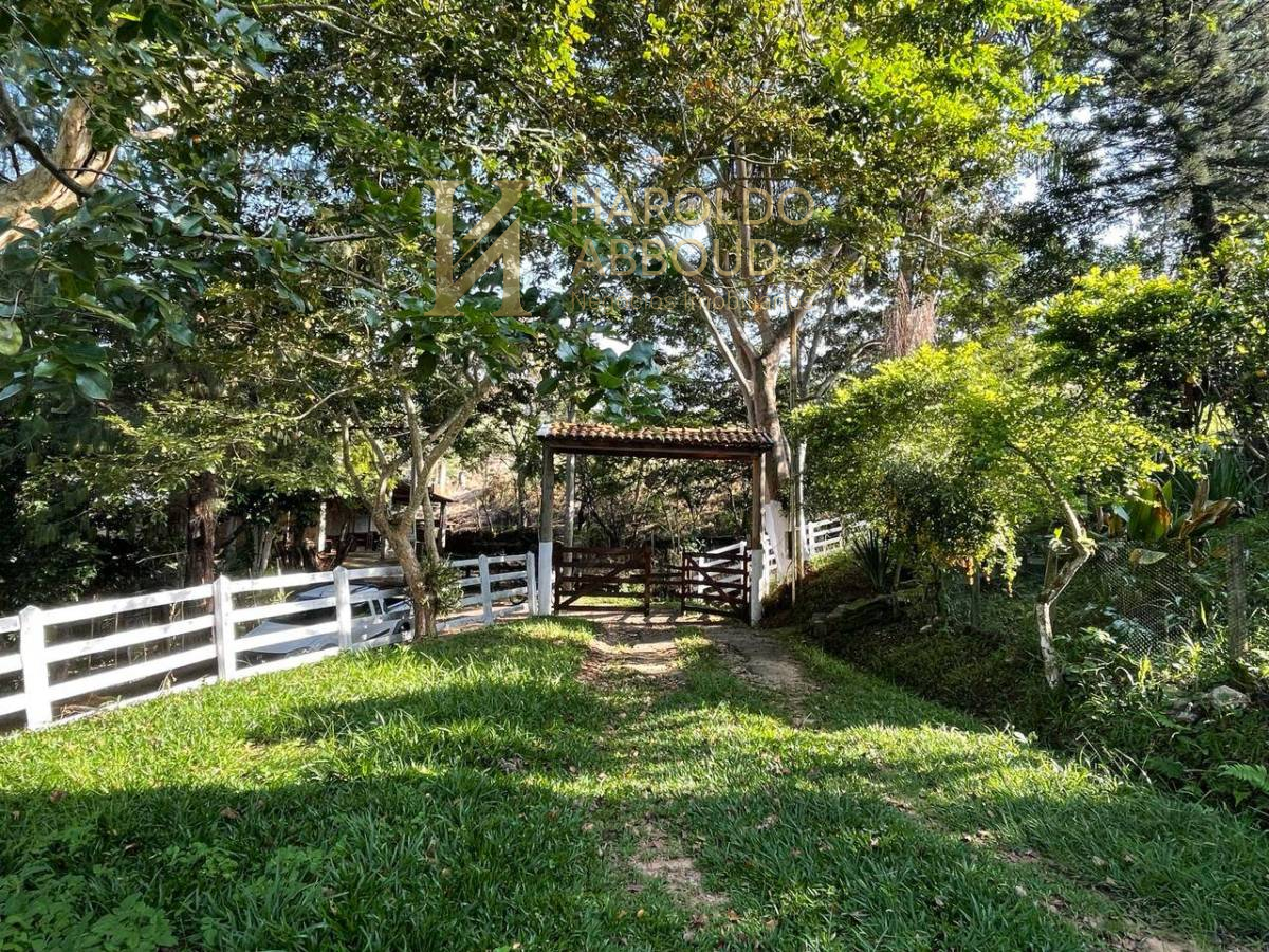 Sítio à venda em Taubaté, Sete Volta, com 3 quartos, 230m² - Haroldo Abboud Negócios Imobiliários