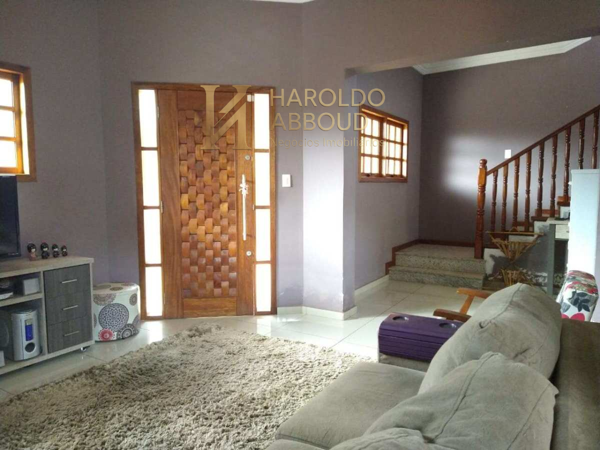 Sobrado à venda com 3 quartos, 287m² - Campos Elíseos,Taubaté