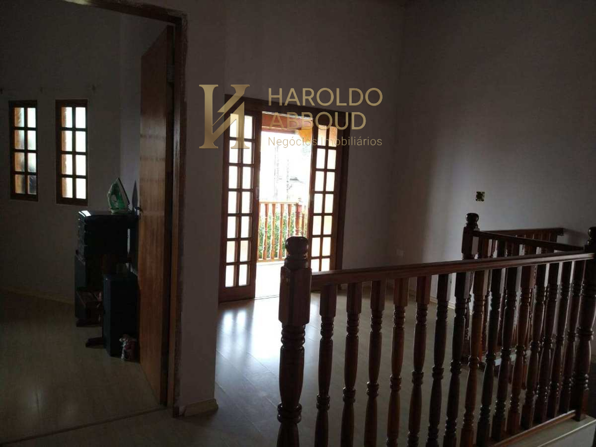 Sobrado à venda com 3 quartos, 287m² - Campos Elíseos,Taubaté