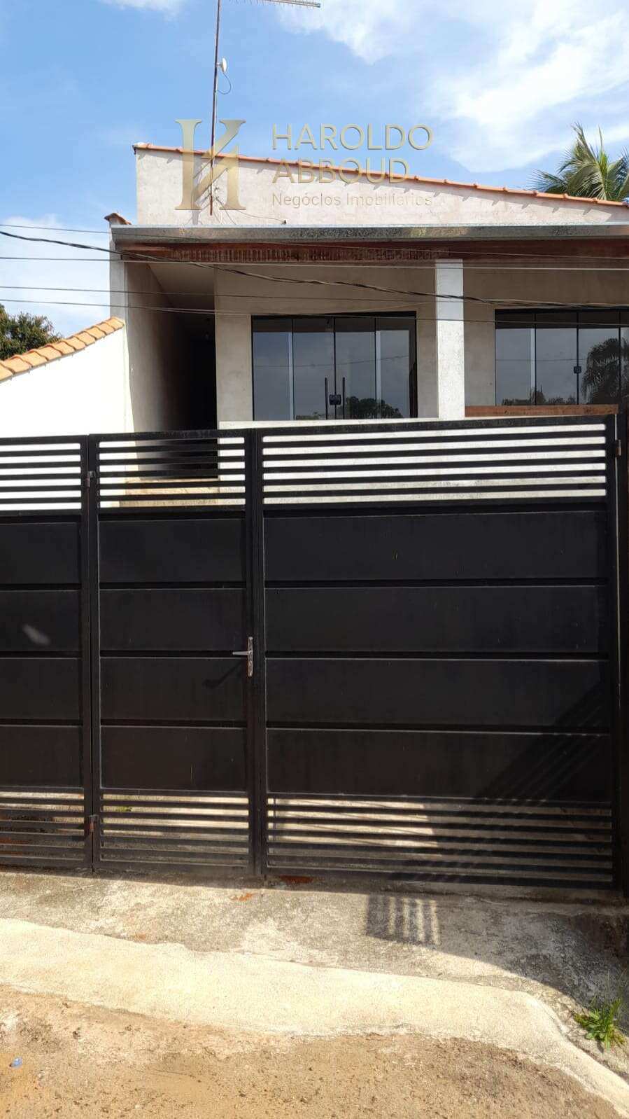 Sobrado para alugar em Taubaté, Barreiro, com 3 quartos, 140m² - Haroldo Abboud Negócios Imobiliários